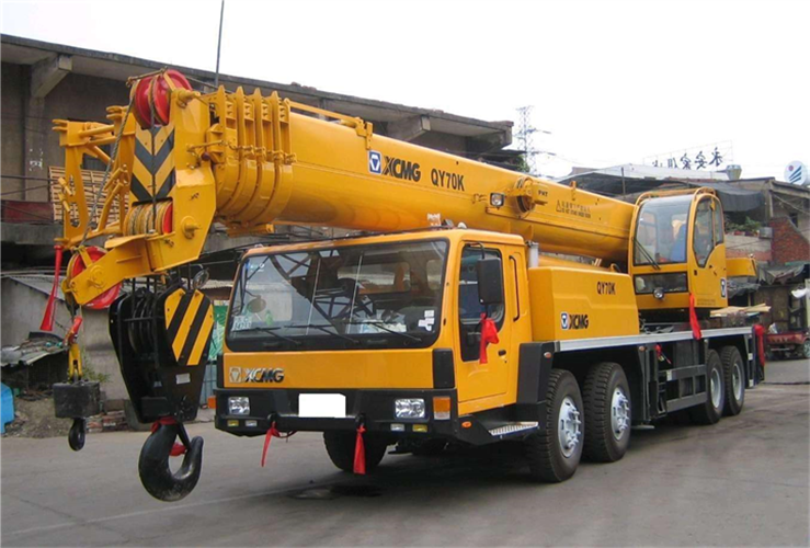 新疆吊车出租选择重点