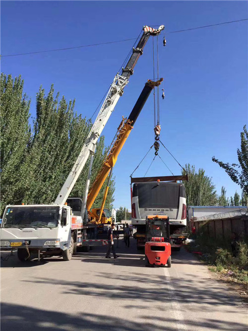 新疆港口集装箱搬运案例